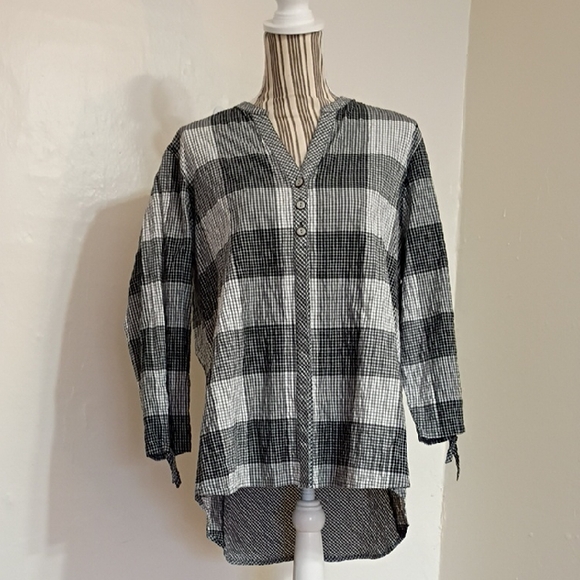 Habitat Black & White V-neck Button Front Blouse Size L - Picture 1 of 11